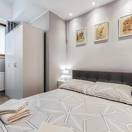 Apartament Okrzei Apartament *